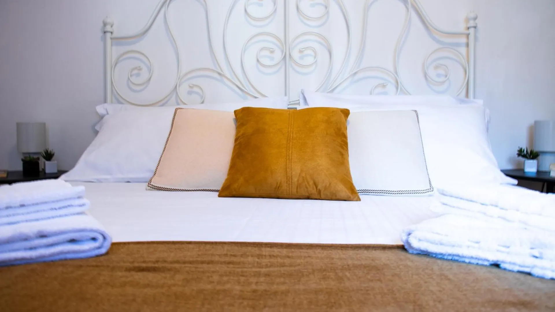 Central Romantic Attic In Verona City Center Apartment