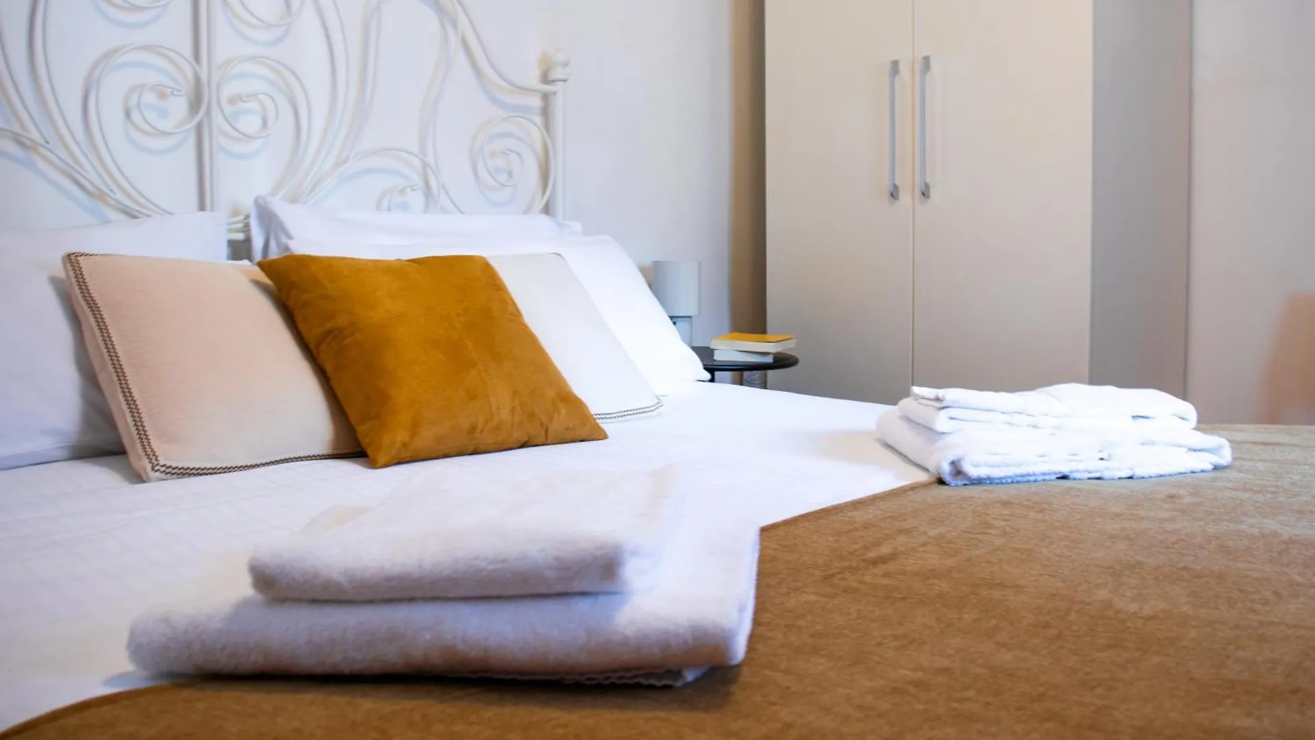 Central Romantic Attic In Verona City Center Italy