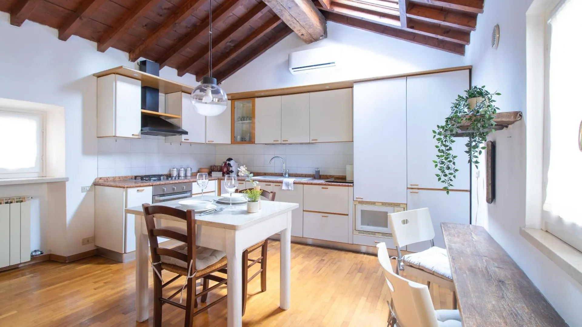 Apartment Central Romantic Attic In Verona City Center